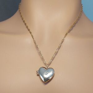 Goldtone #1 Mom Heart Locket Necklace • Magnetic Closure